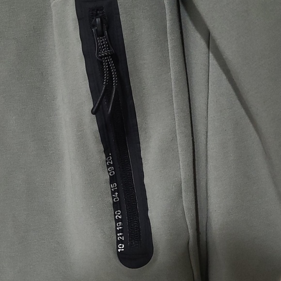 Nike tech long sleeve shirt - Picture 3 of 6